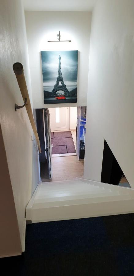 2 Bedrooms House With Enclosed Garden And Wifi At Slezska Ostrava Eksteriør billede